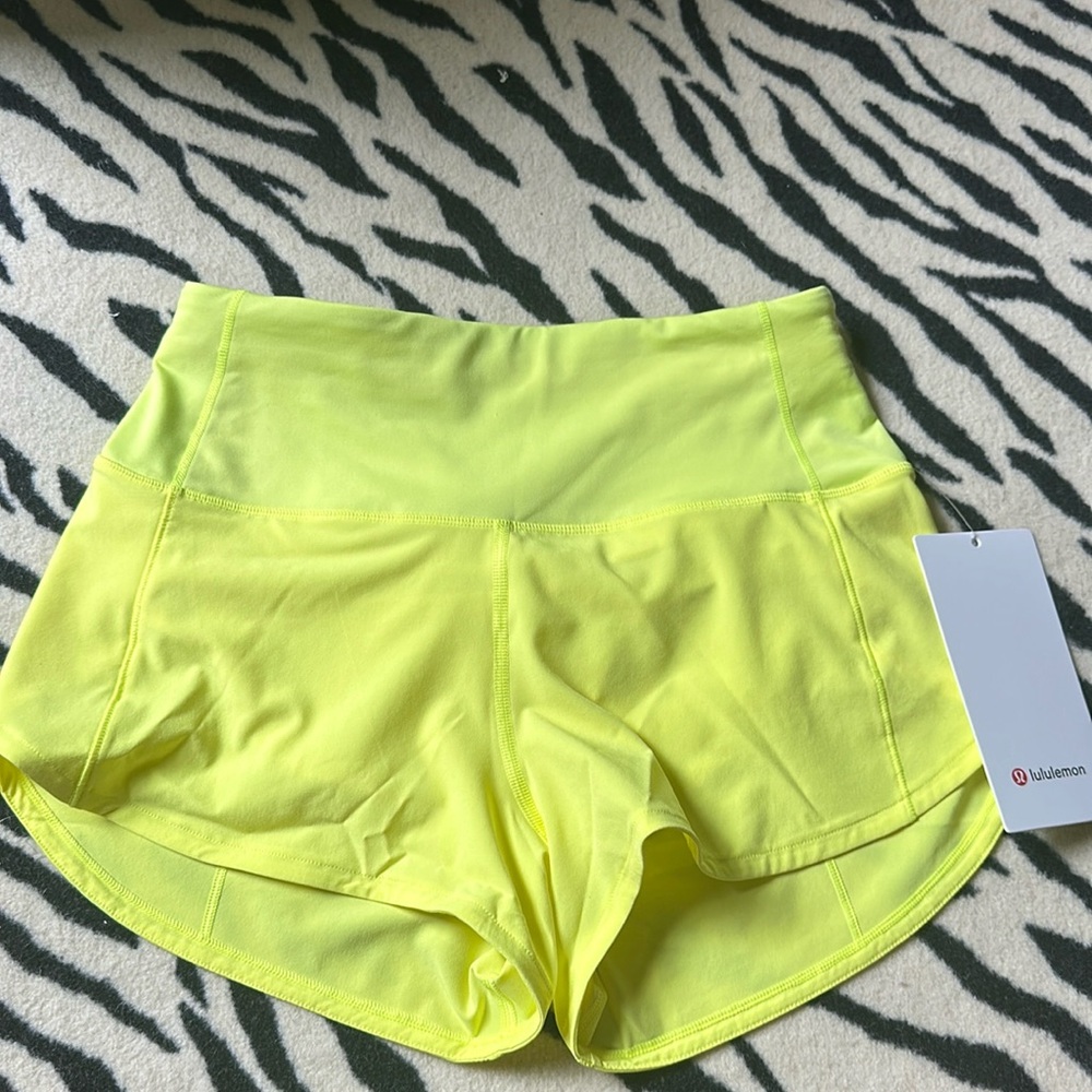 NWT Electric lemon speedup HR 2.5” lululemon shorts